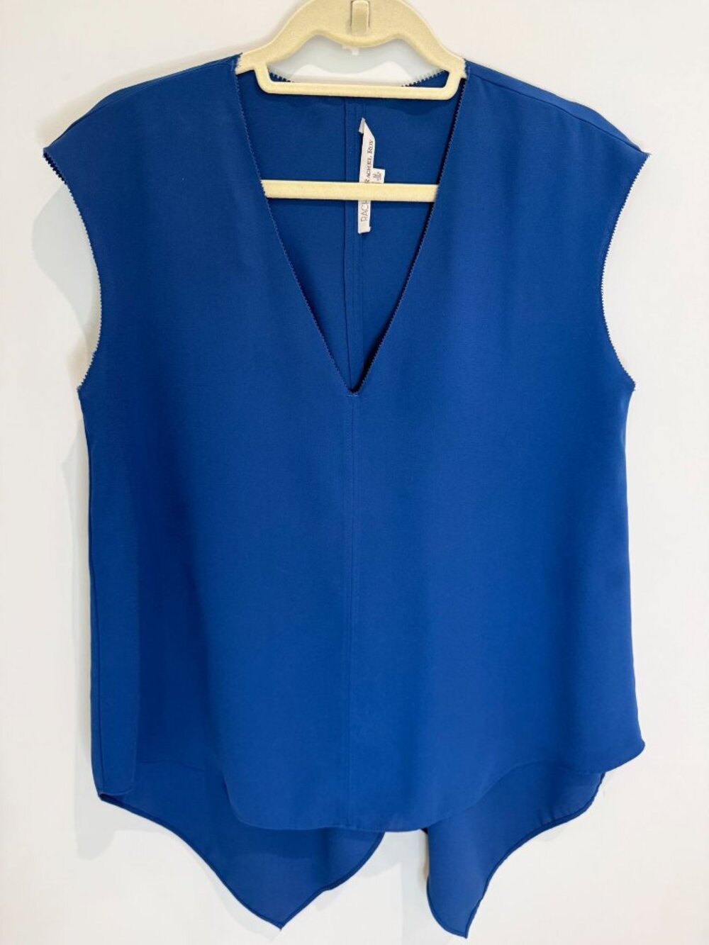 Rachel Rachel Roy Royal Blue V-Neck Sleeveless Blouse size medium